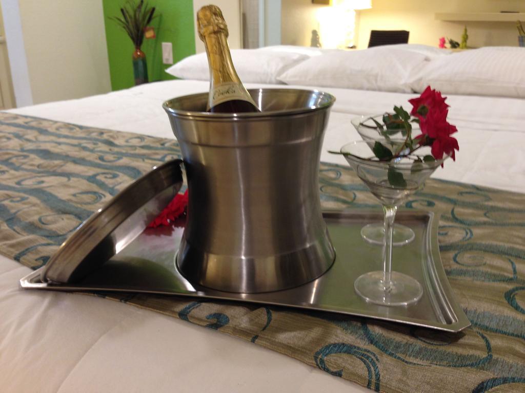 Romantic Inn & Suites Dallas Eksteriør bilde