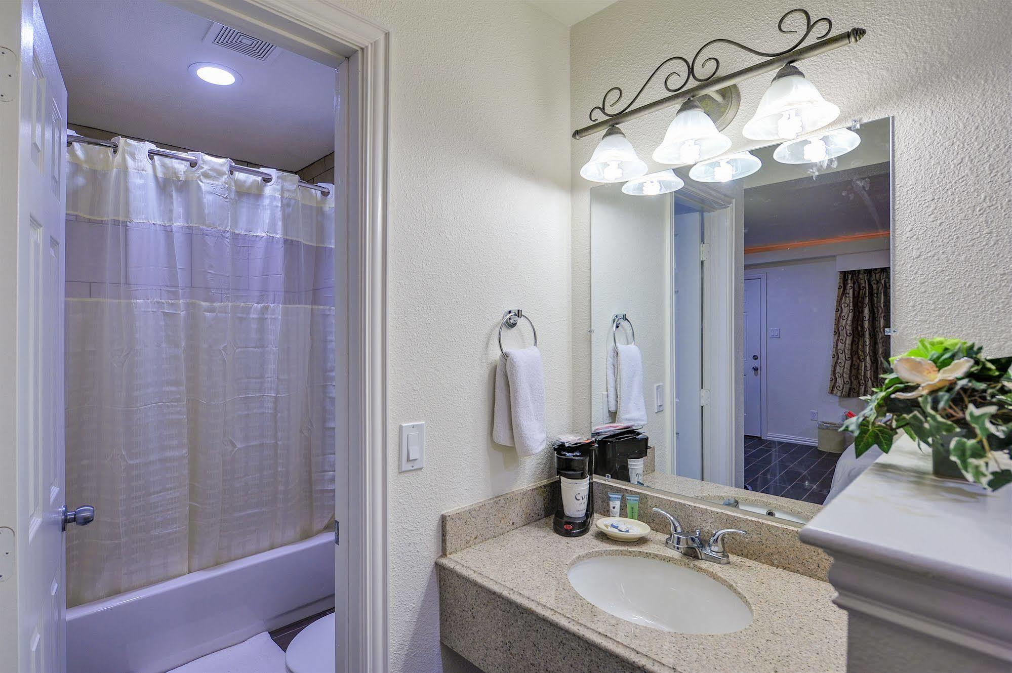Romantic Inn & Suites Dallas Eksteriør bilde