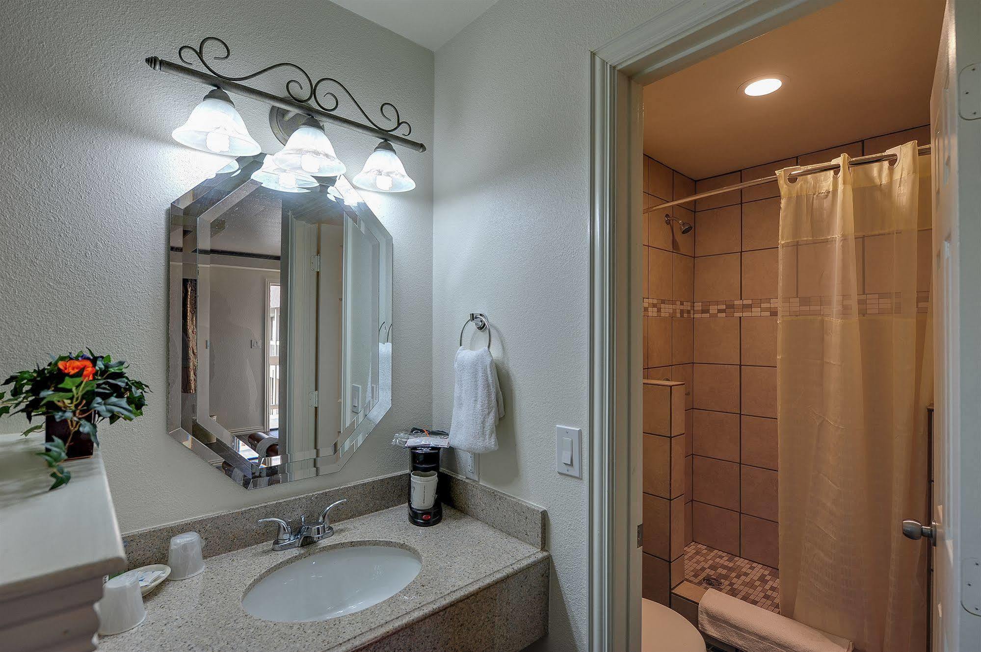 Romantic Inn & Suites Dallas Eksteriør bilde