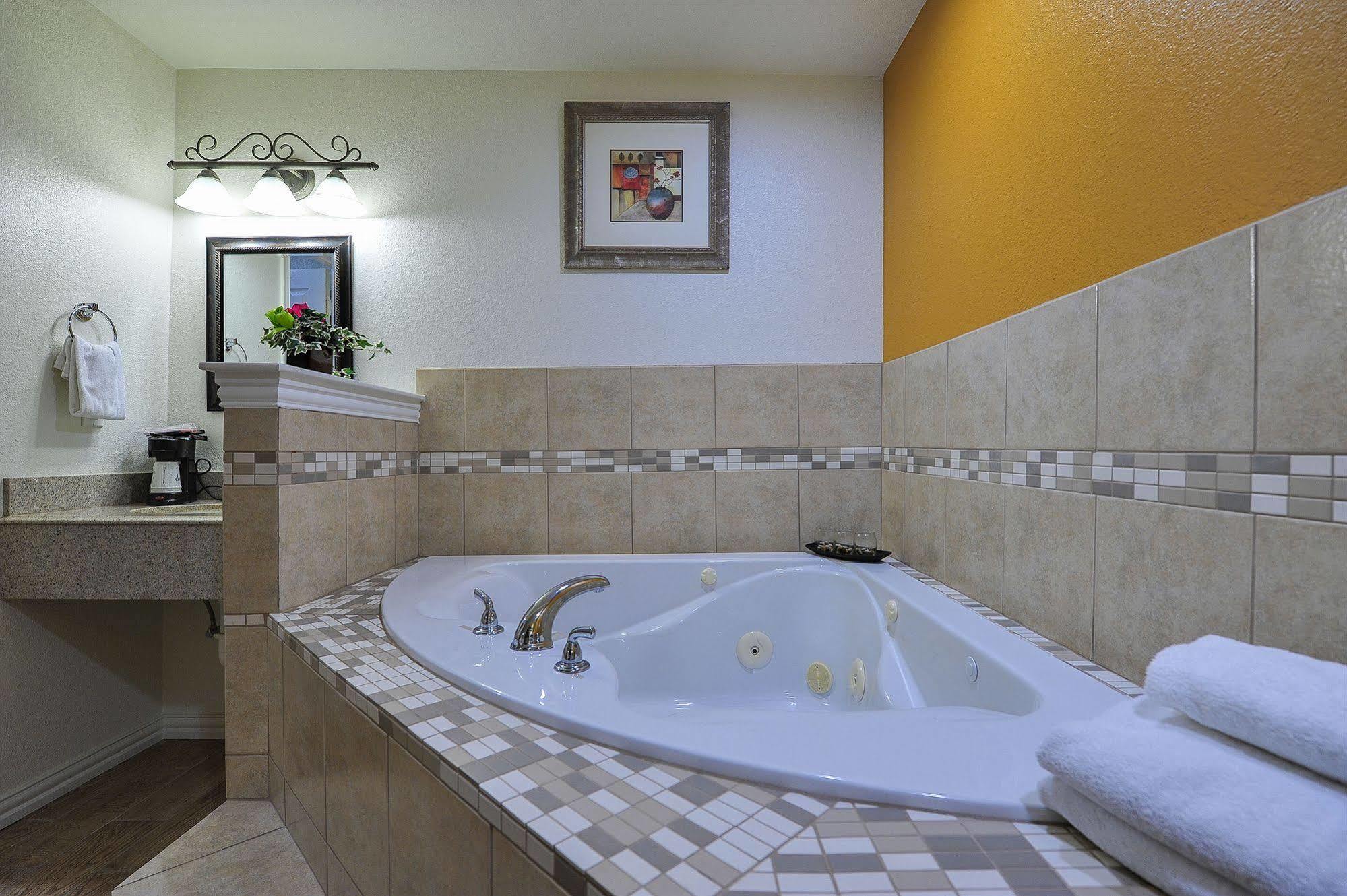 Romantic Inn & Suites Dallas Eksteriør bilde