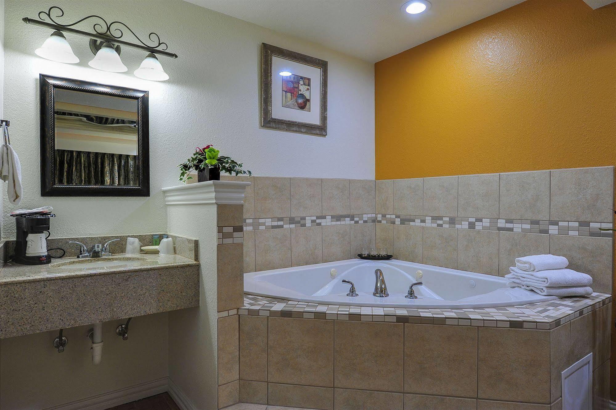 Romantic Inn & Suites Dallas Eksteriør bilde
